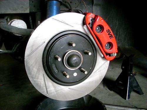 1994-2004 Mustang SVE 13" Cobra Style Front Brake Kit w/ Slotted Rotors - Red
